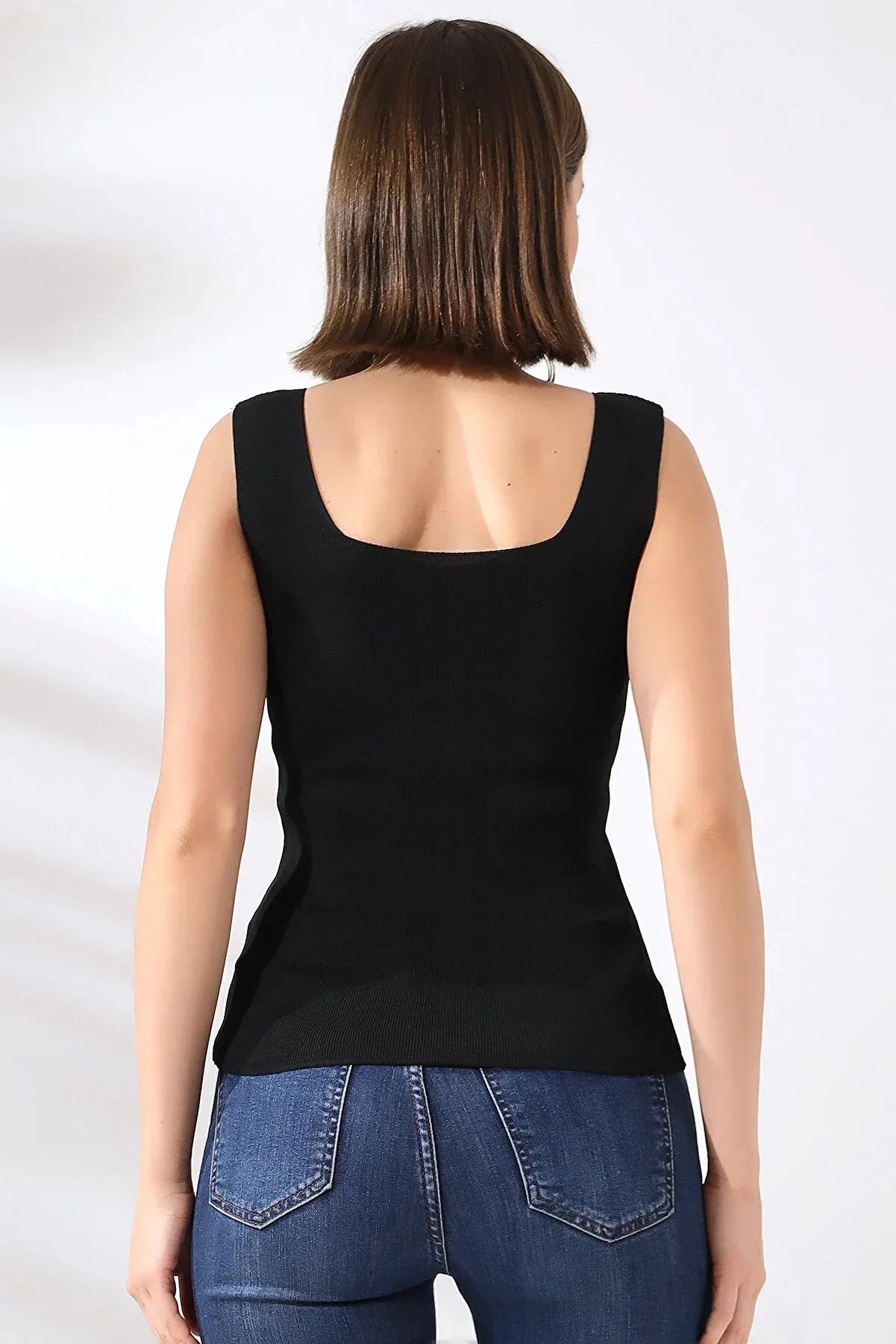 DWOZ Women's Black and White Square Neck Thick Strap 2-Pack Knitwear Blouse