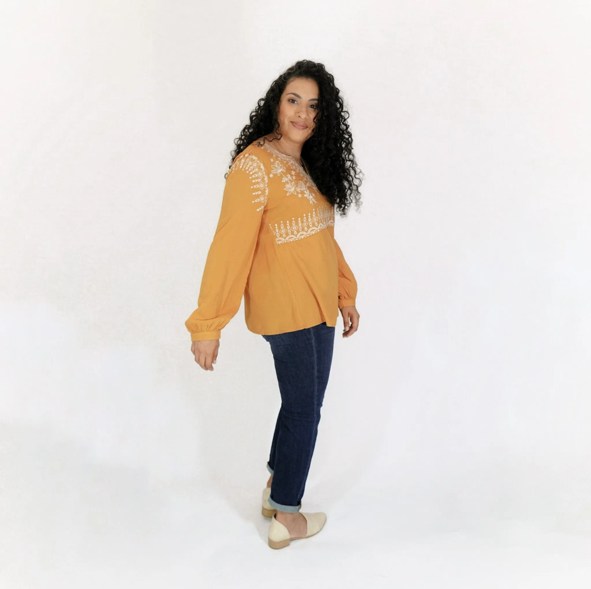 Lucía Embroidered Blouse