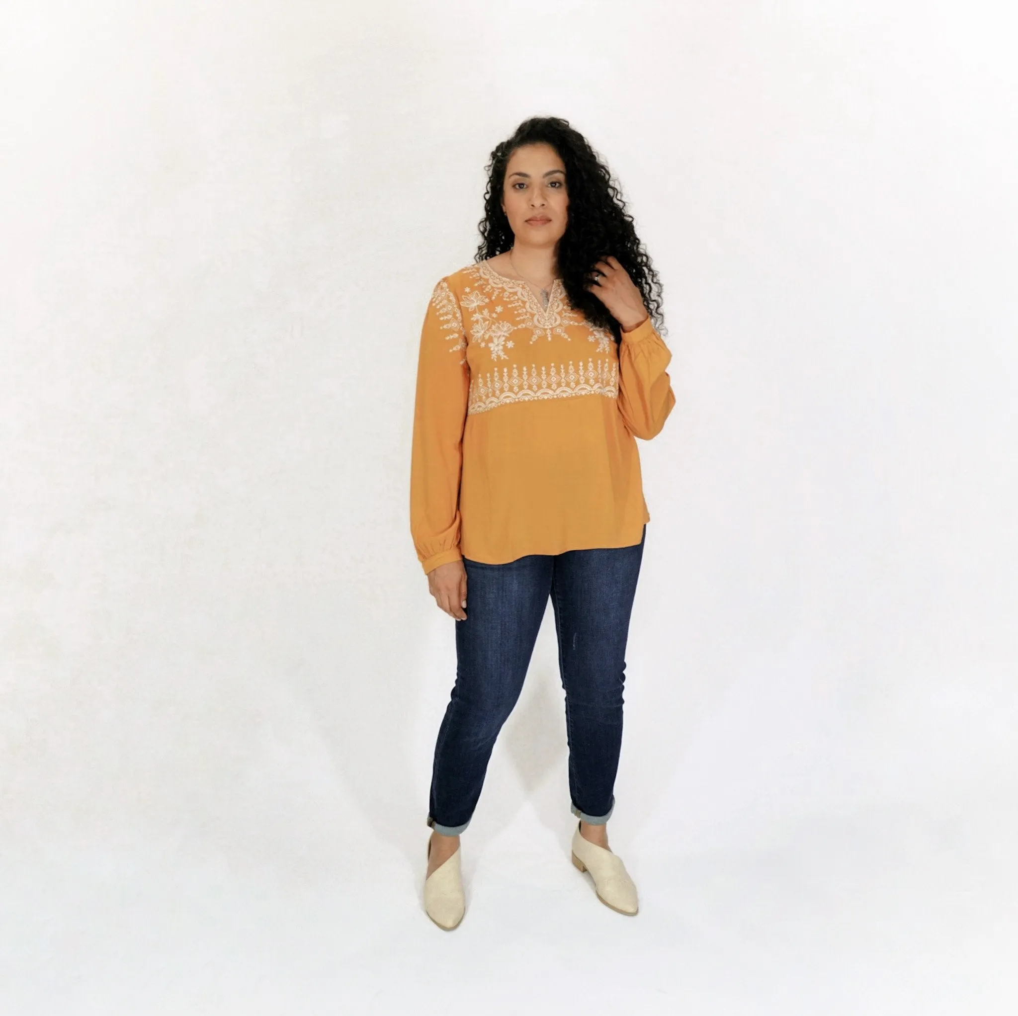 Lucía Embroidered Blouse