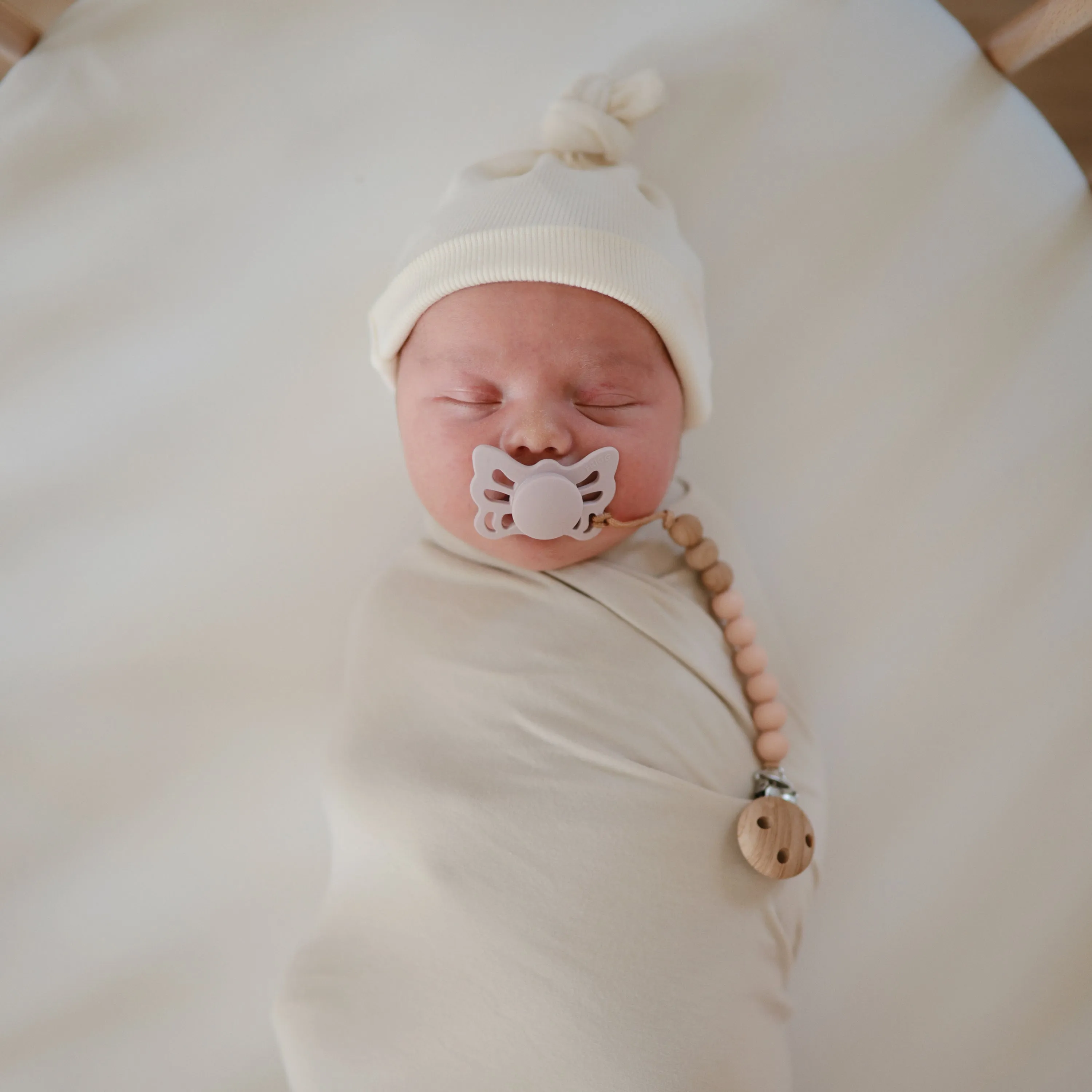 Ribbed Knotted Baby Gown   Beanie Set