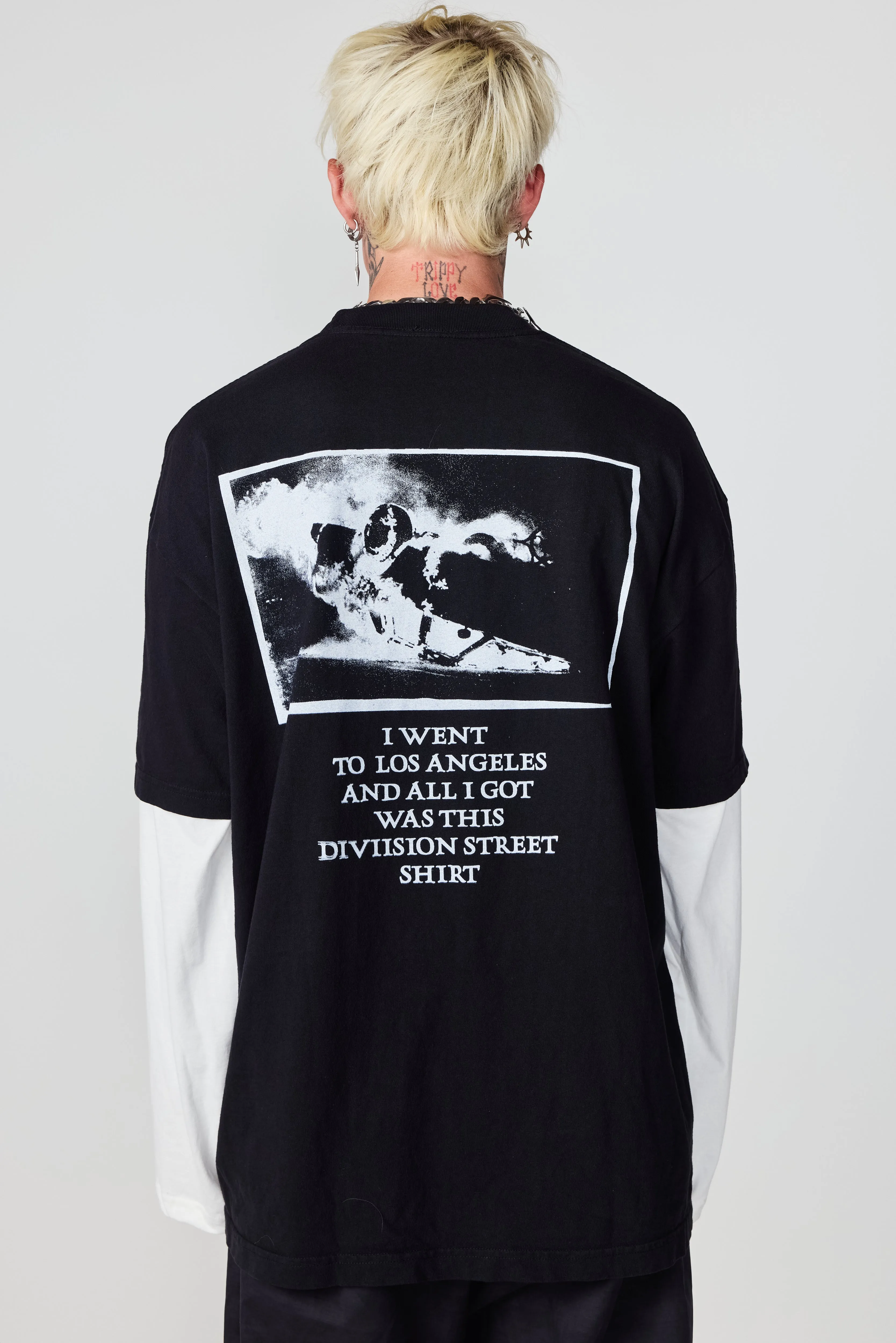THE 'CHALK OUTLINE' LAYERED T