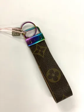 Thick Keyfob flourish (iridescent)