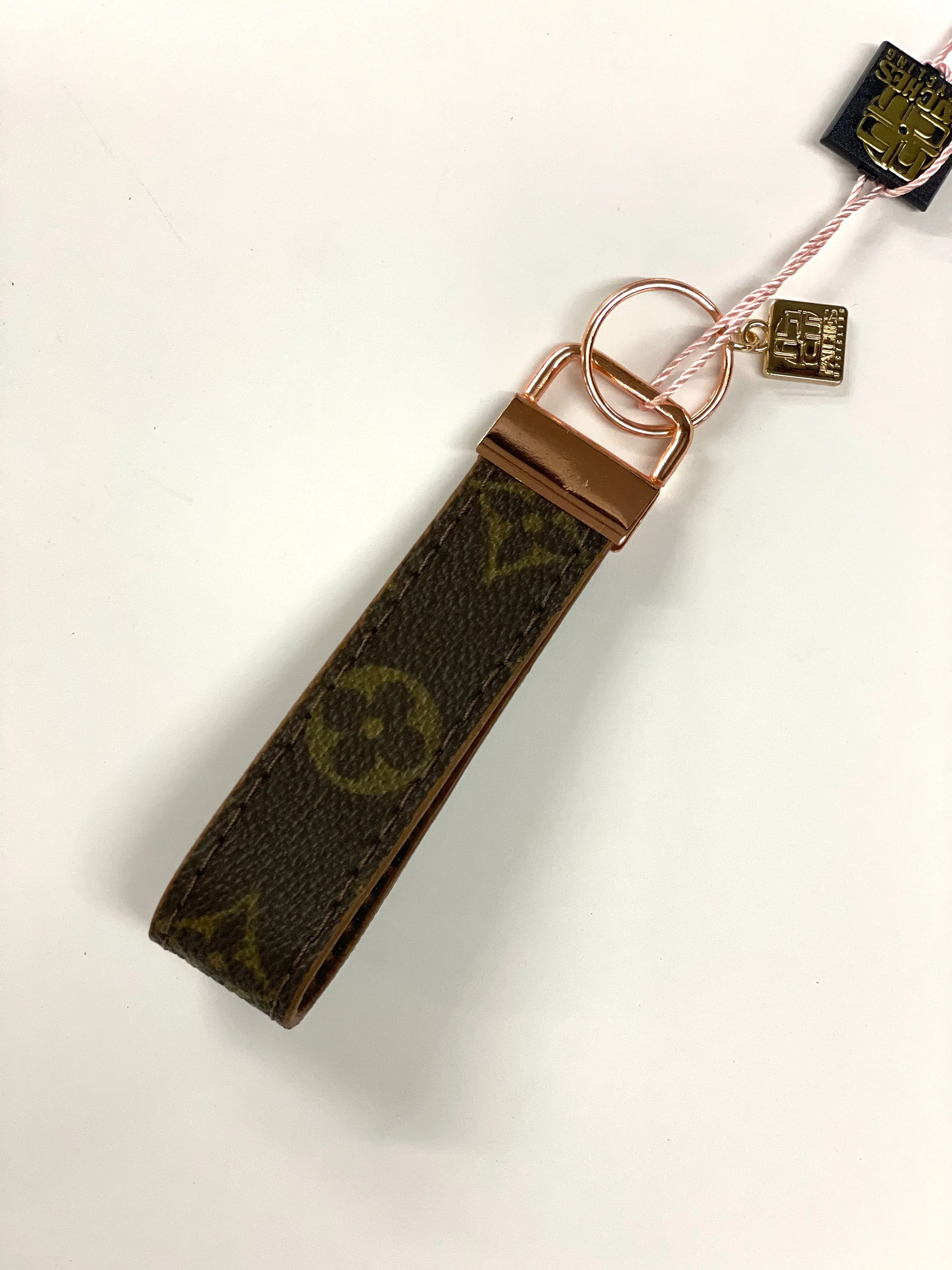 Thick Keyfob flourish (rose gold)