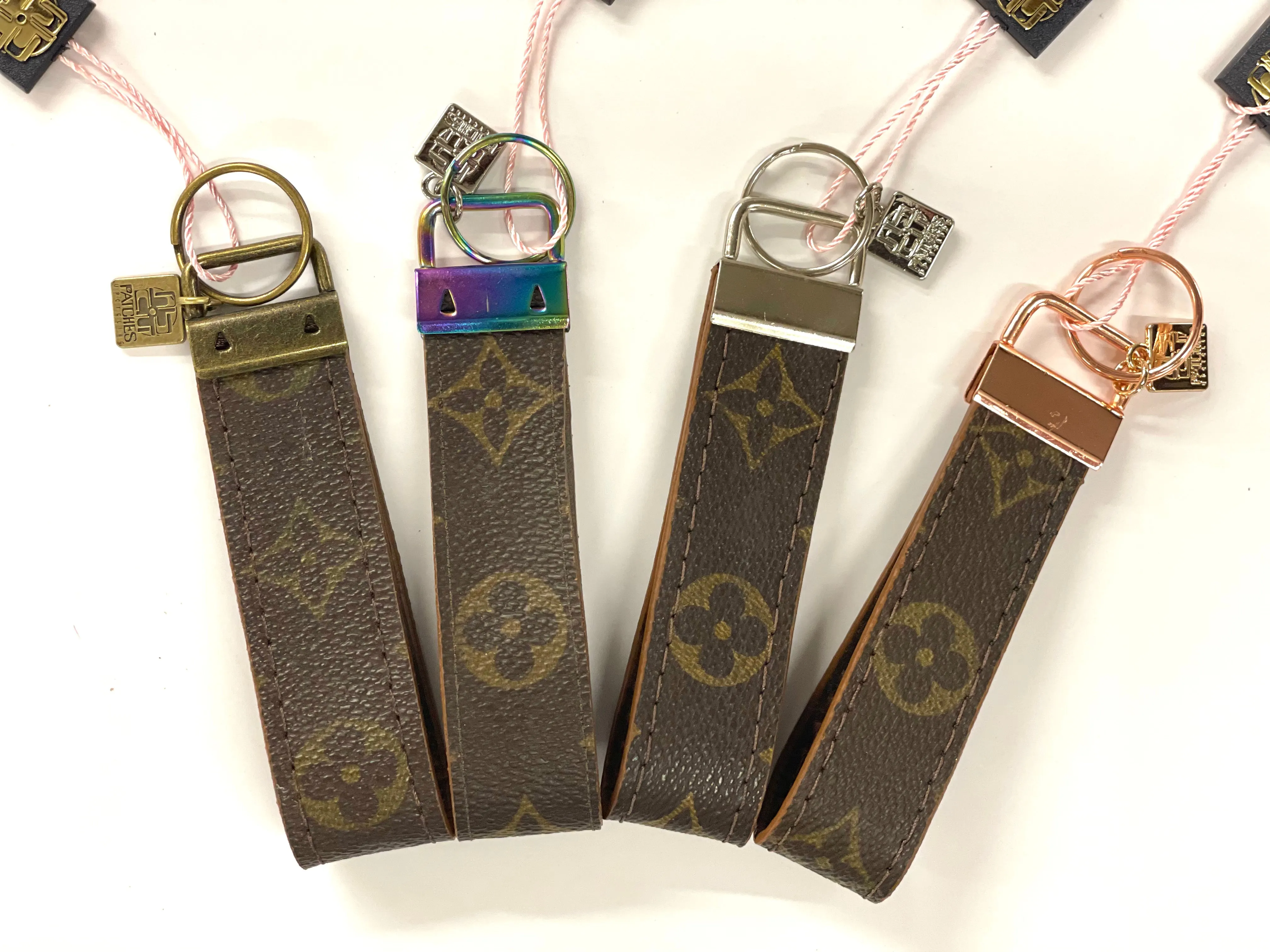 Thick Keyfob flourish (rose gold)